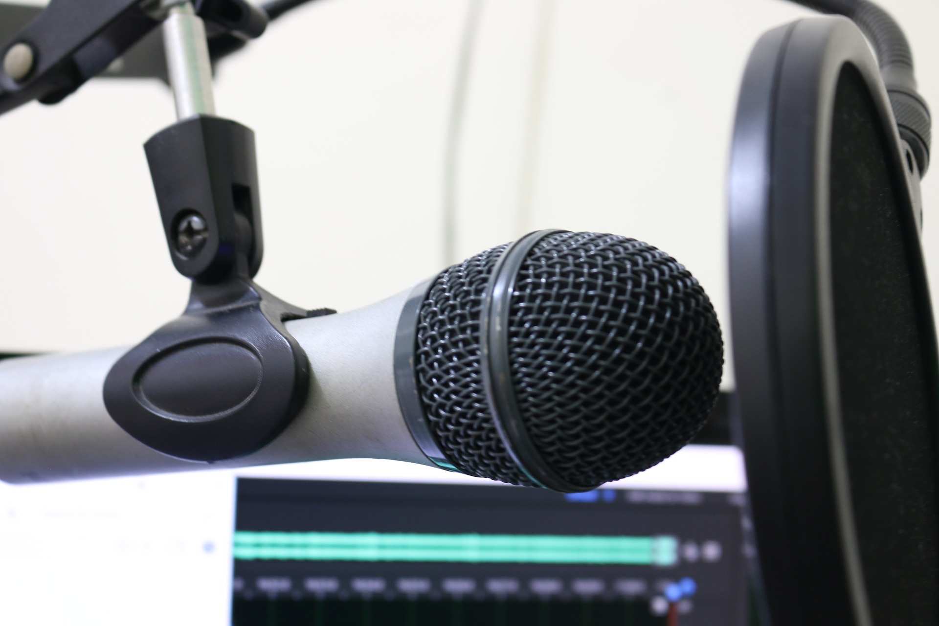 Radio listeners ''restore faith in humanity