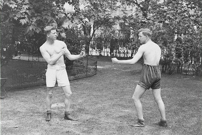 Fred Hallam boxing in 1919