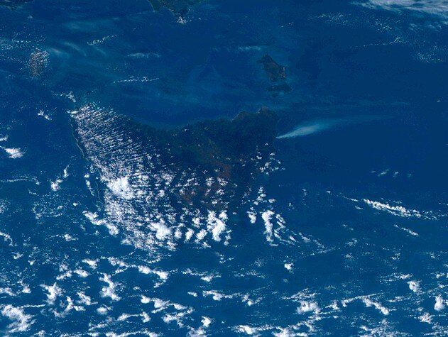 Una vista satelital de una nube de humo.