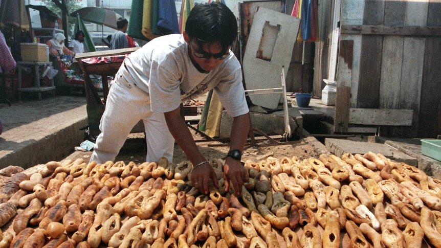 Sea cucumber vendor