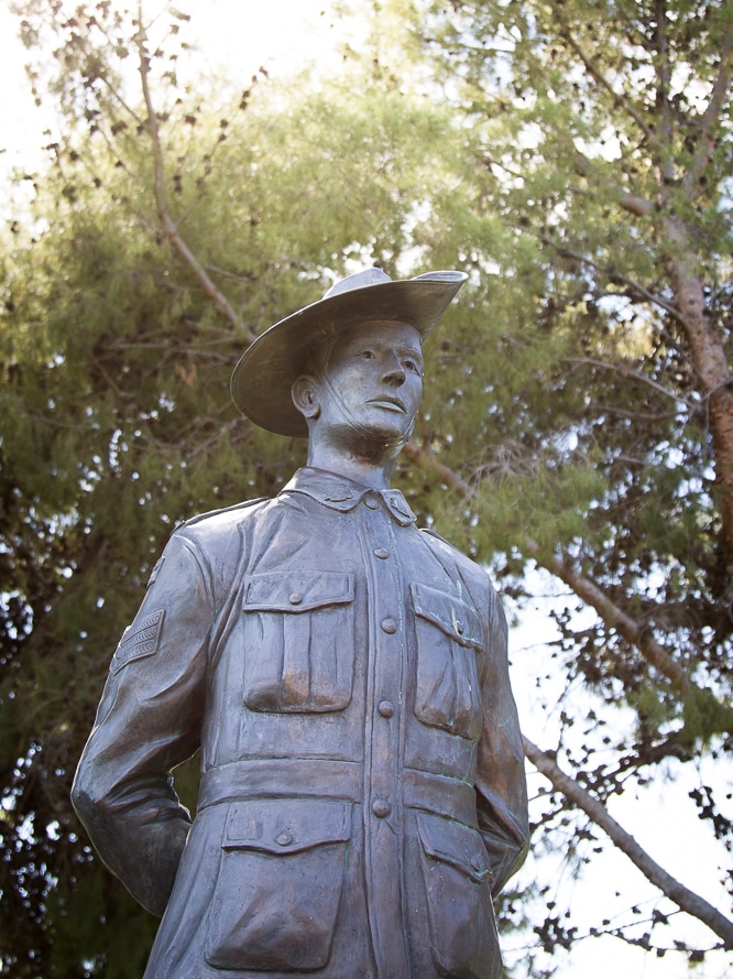 A statue of a World War 1 veteran in Mildura.