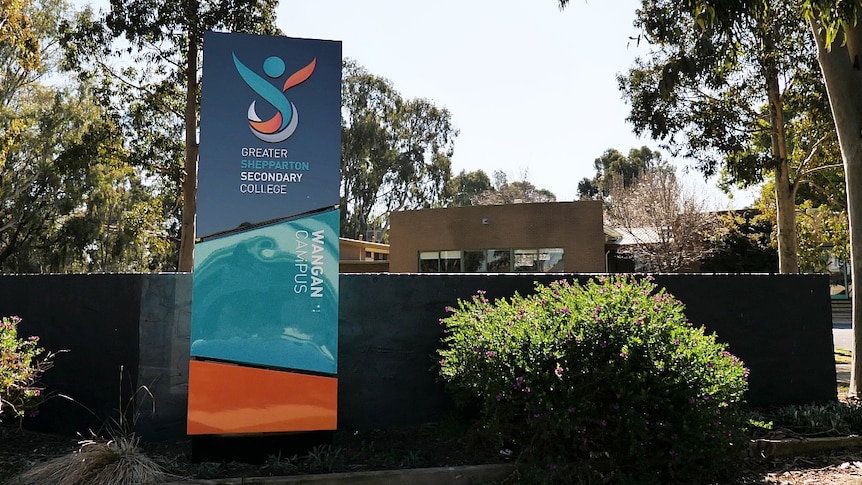 Tall sign out the front of a school entrance reading Greater Shepparton College Wanganui Campus