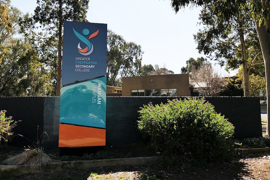 Tall sign out the front of a school entrance reading Greater Shepparton College Wanganui Campus