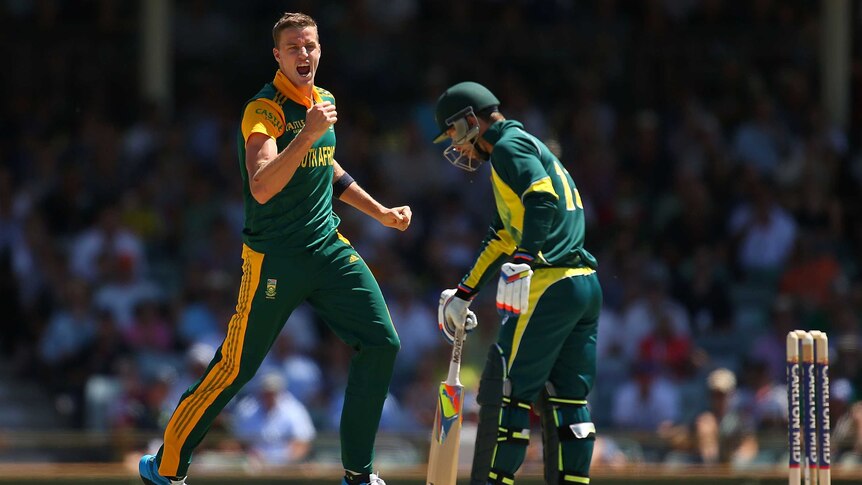 Morkel appeals for the wicket of Wade