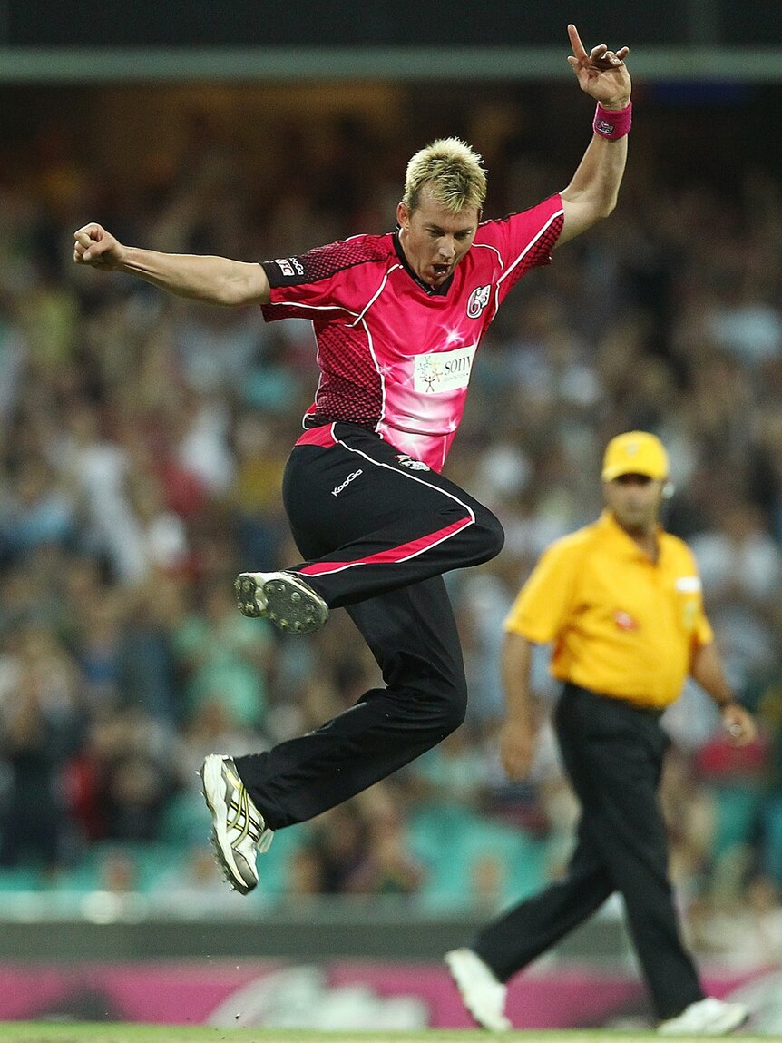 Brett Lee leaps with joy for the Sydney Sixers