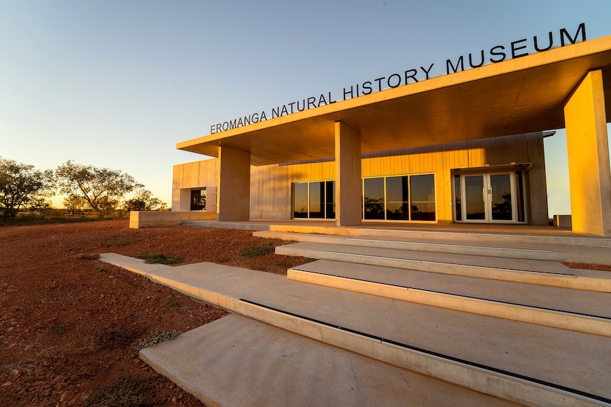 Outback dinosaur museum