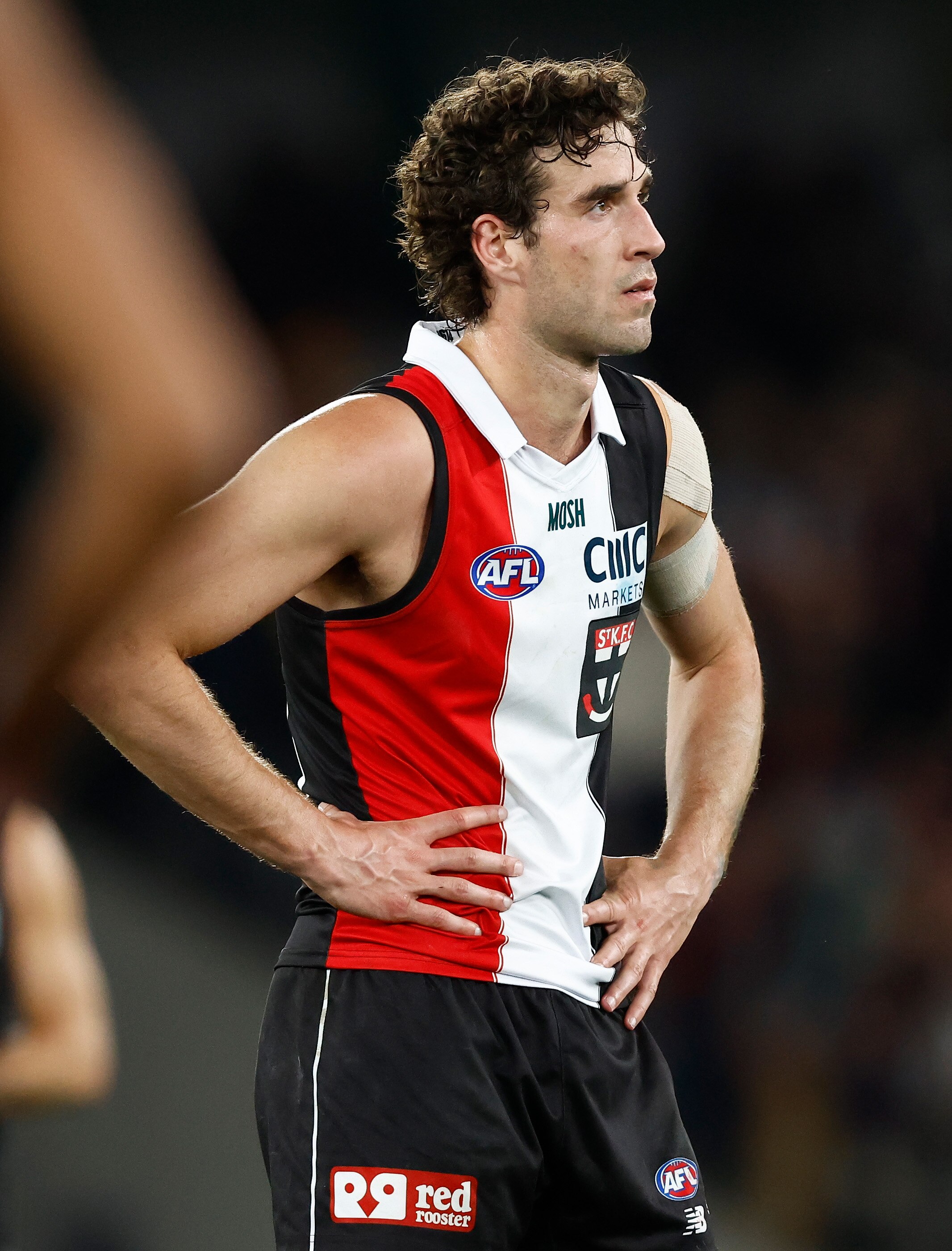 King's clunky knee and umpires cop stern words from player