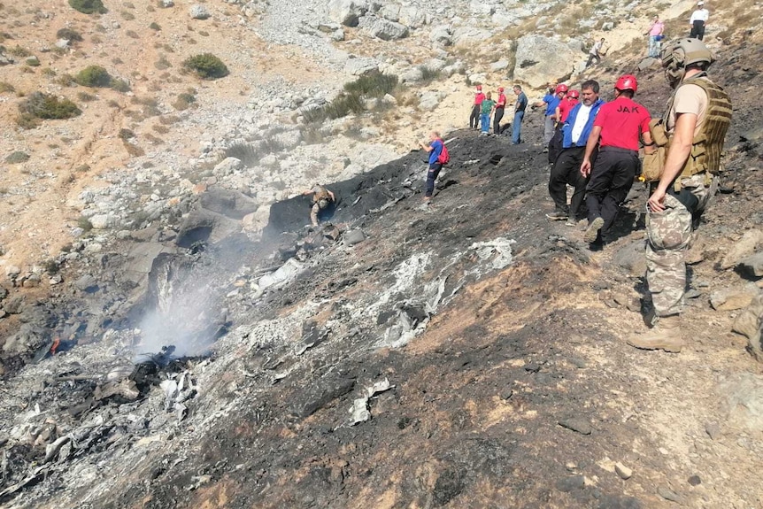 Wrak samolotu strażackiego Be-200 na zboczu góry