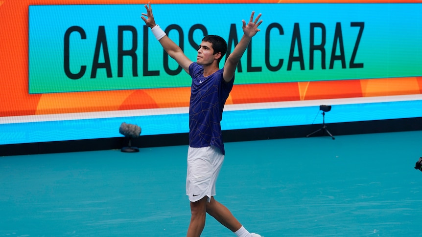 Carlos Alcaraz remporte la première couronne ATP 1000 Masters à 18 ans, battant Casper Ruud en finale de l’Open de Miami