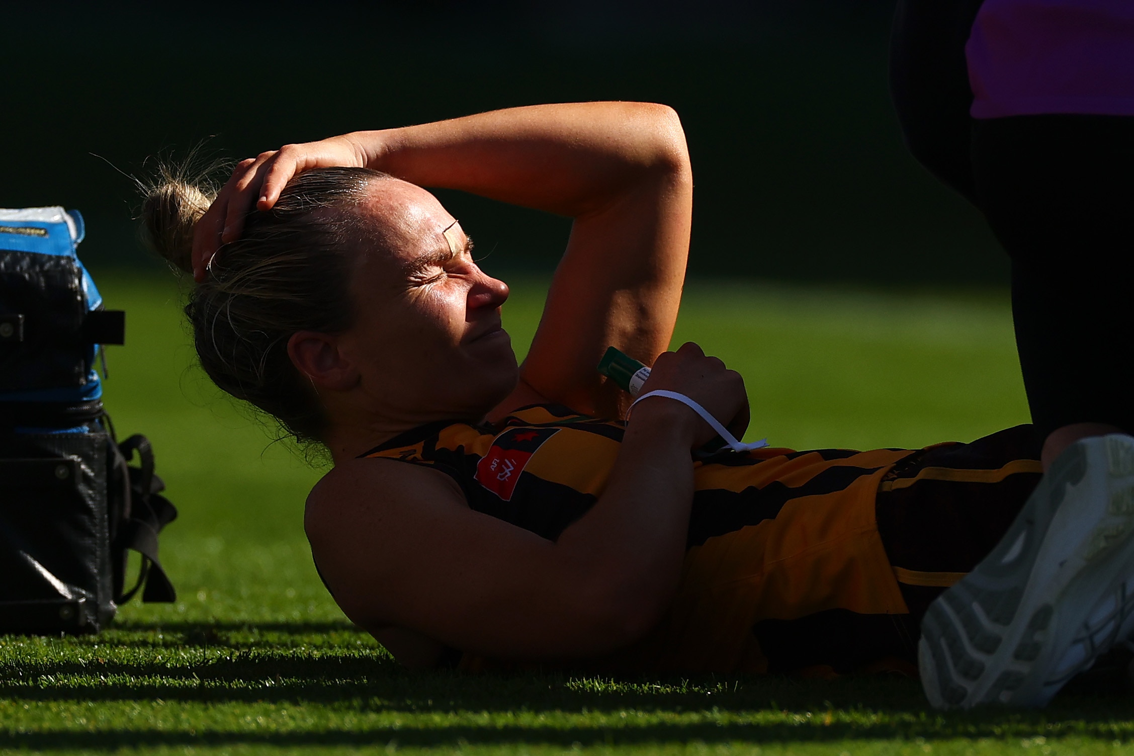 Star Hawk's season over after ACL injury - ABC News & Headlines – Australian Broadcasting Corporation