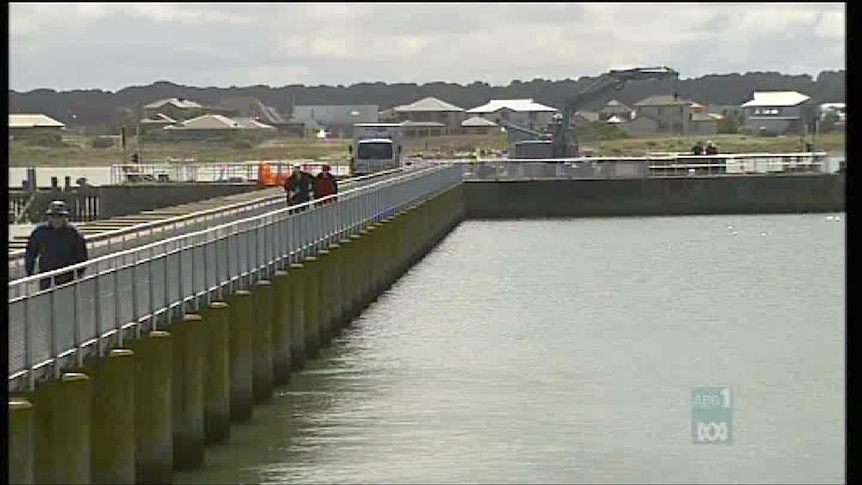 Water flows as Goolwa Channel reopened