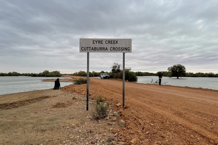 Eyre Creek crossing in flood