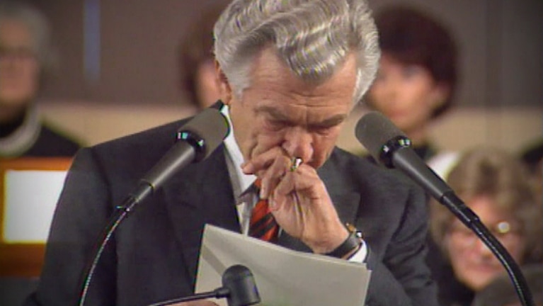Bob Hawke becomes emotional speaking about the Tiananmen Square massacre