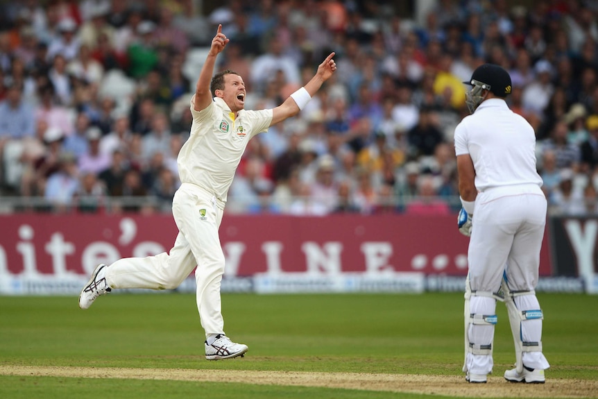 Siddle claims fifth wicket on day one of first Ashes Test