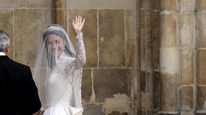 Catherine Middleton and her father, Michael, arrive at Westminster Abbey