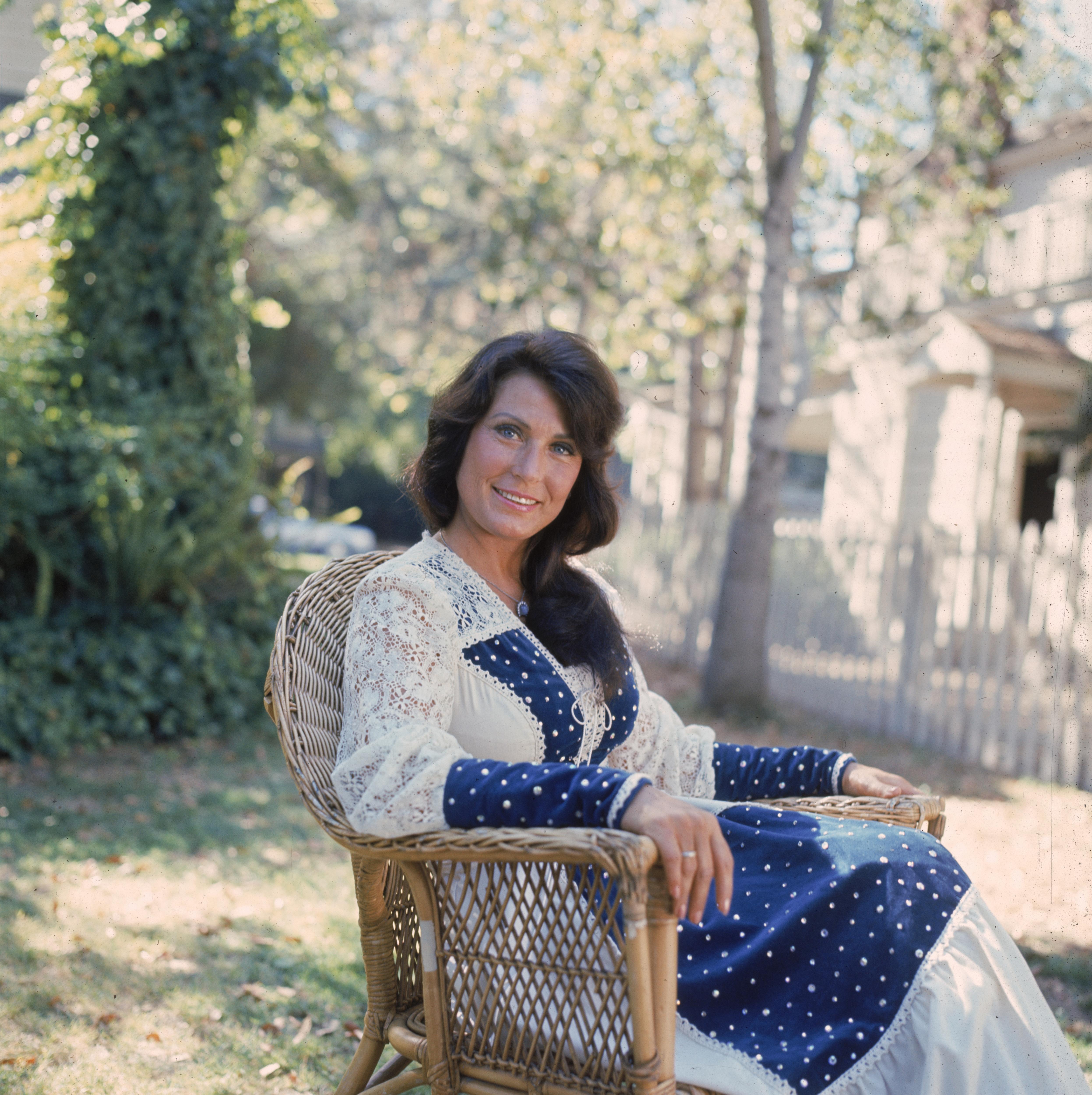 Country music hero Loretta Lynn, known for songs about sex and love, cheating husbands, divorce and birth control, dies aged 90 862x485 hq nude image Country music hero Loretta Lynn, known for songs about sex and love, cheating husbands, divorce and birth control, dies aged 90 pic