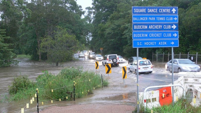 The SES says conditions are dangerous on Sunshine Coast roads.