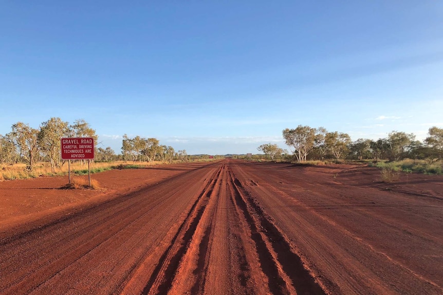 Image of a stretch of the Tanami Road near Halls Creek in Western Australia.