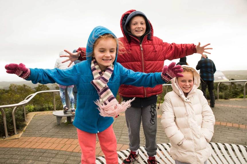 The Leo children waiting for snow at Mount Lofty