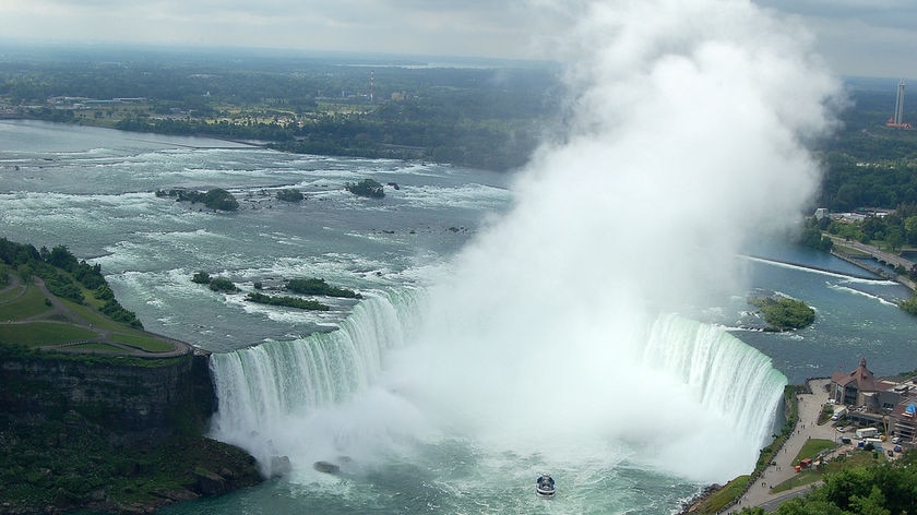 Generic pic of Horseshoe Falls at Niagara Falls on the Canadian side.