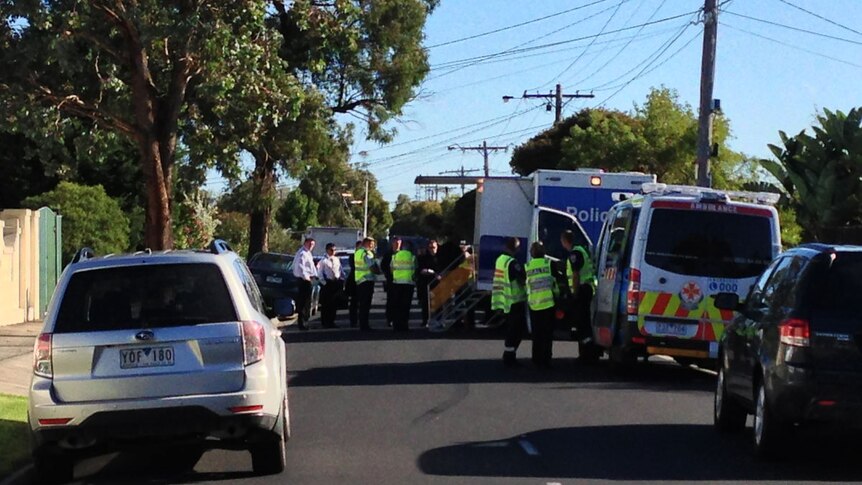Police at siege in Glenroy in north Melbourne