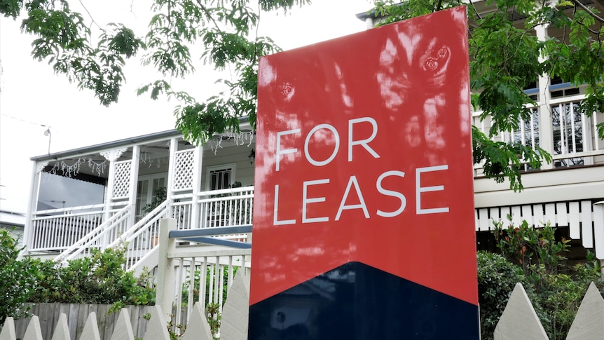 For Lease sign in front of a house. 