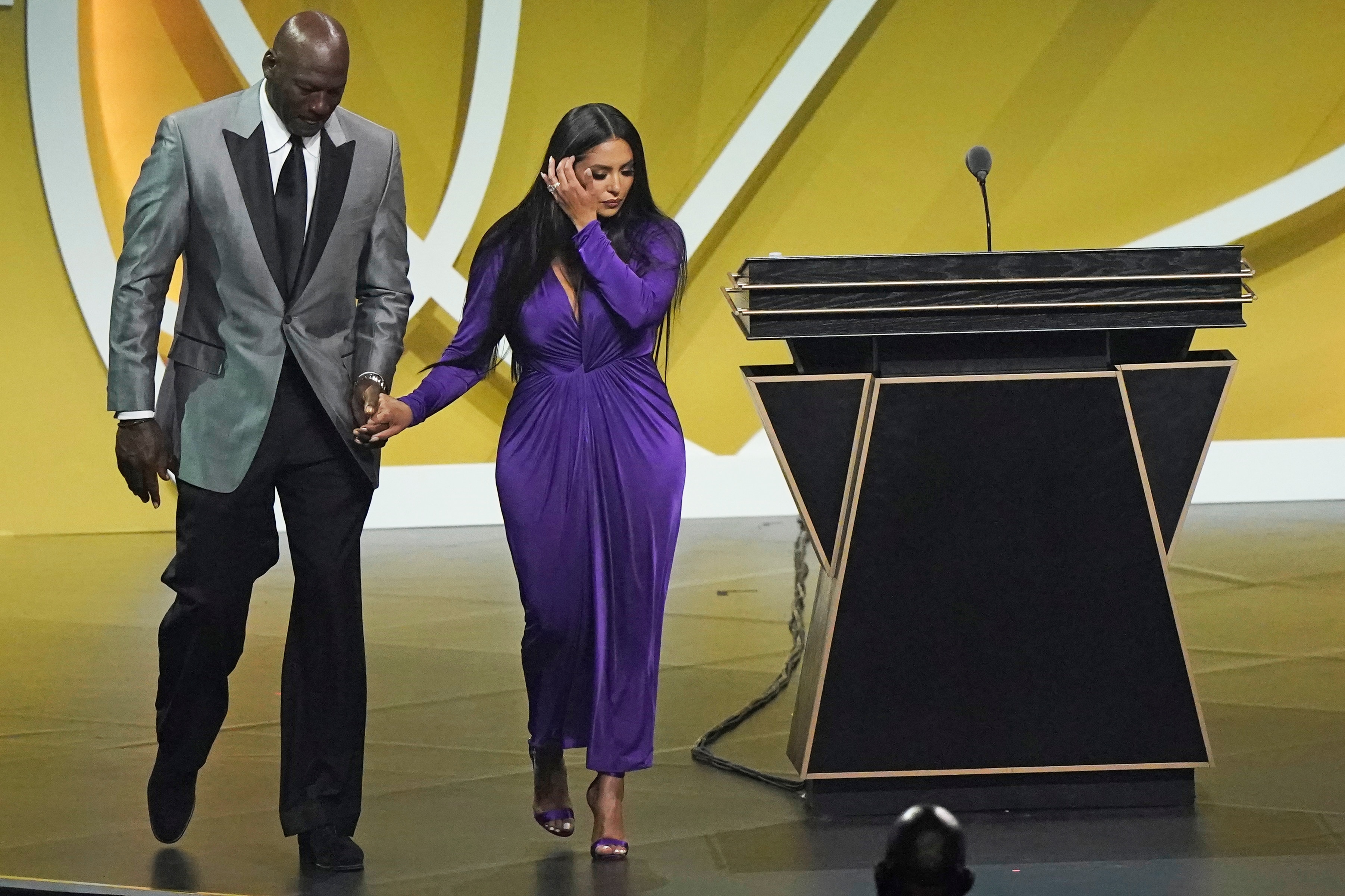 Kobe Bryant, NBA And LA Lakers Legend, Inducted Into Basketball Hall Of ...