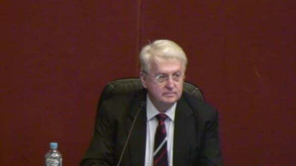 Professor Rynn speaks at the royal commission