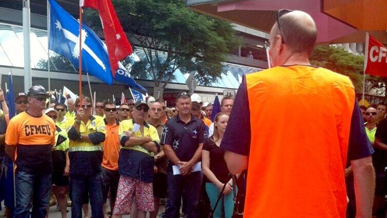 Workers in Brisbane rally in support of unionist Bob Carnegie