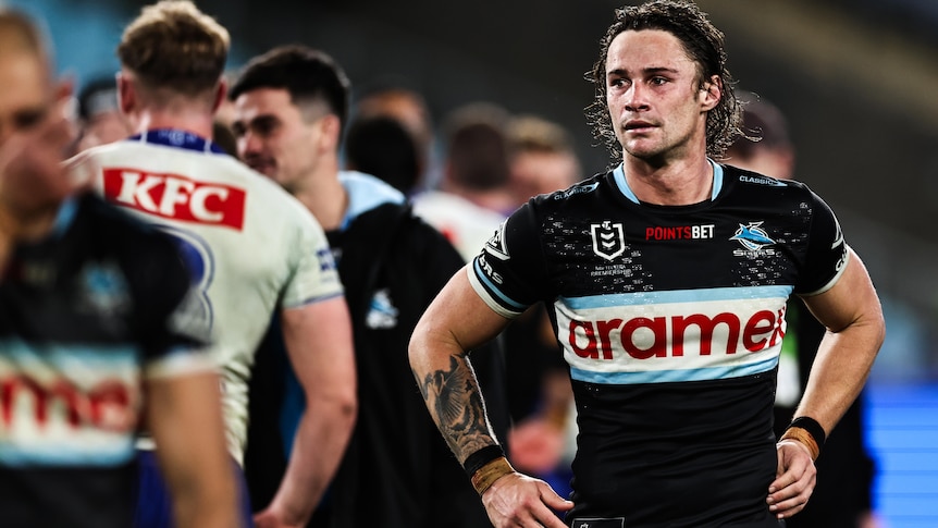 Nicho Hynes looks on after Sharks' NRL loss to Bulldogs.