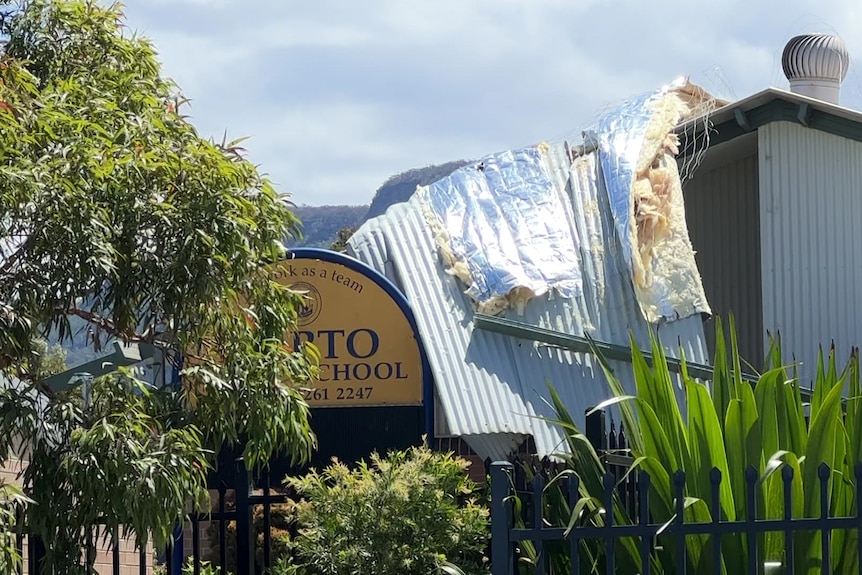 A roof has blown off an administration building at Dapto Public School