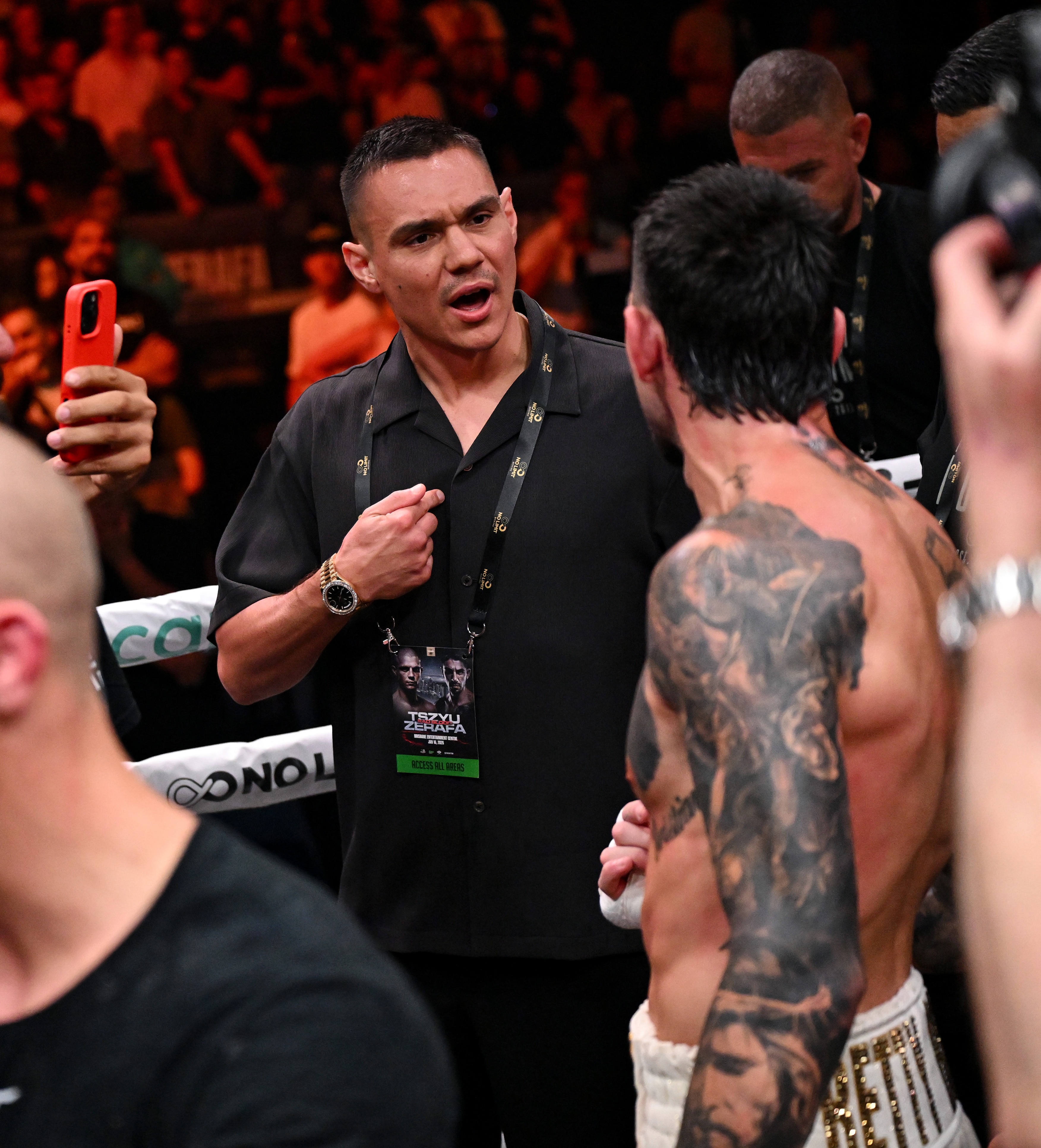 Tim Tszyu le grita a Michael Zerafa