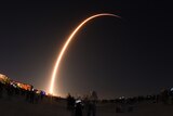 2020年，一枚搭载60颗星光卫星的SpaceX猎鹰9号火箭从佛罗里达州卡纳维拉尔角发射升空。