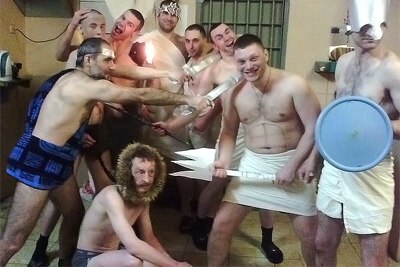 A leaked photo of Russian prisoners celebrating the birthday of crime figure Anton Kuznetsov.