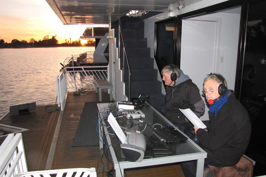 Tony Eastley and David Burgess broadcast AM from a barge in Berri, SA in 2010.