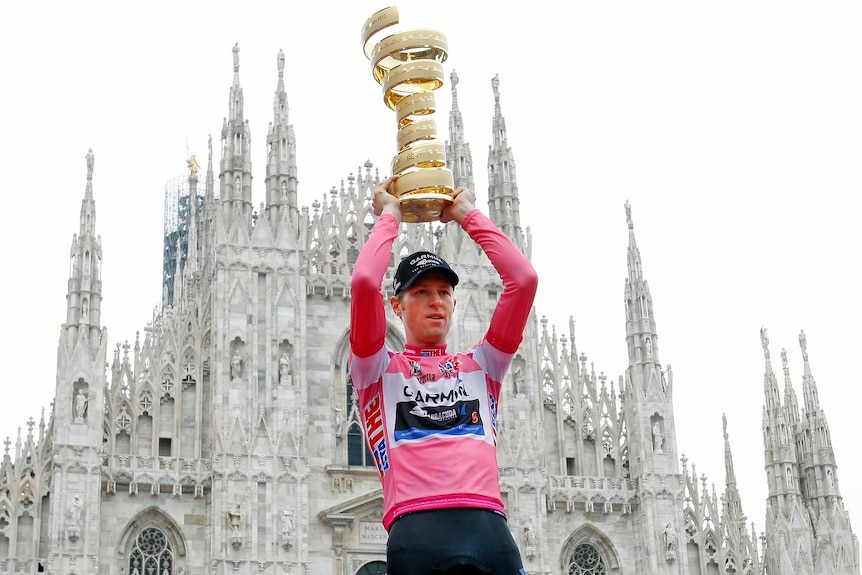 Ryder Hesjedal wins Giro d'Italia.