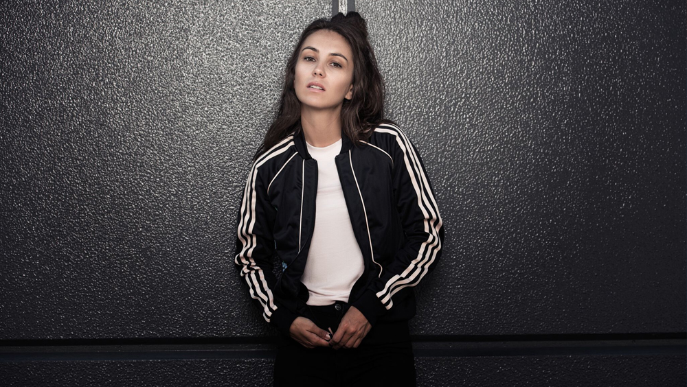 Amy Shark - 'Adore'