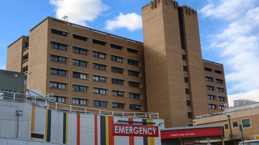 The entrance to a hospitals emergency room.