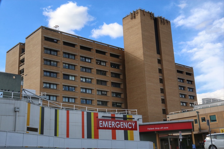 The entrance to a hospitals emergency room.