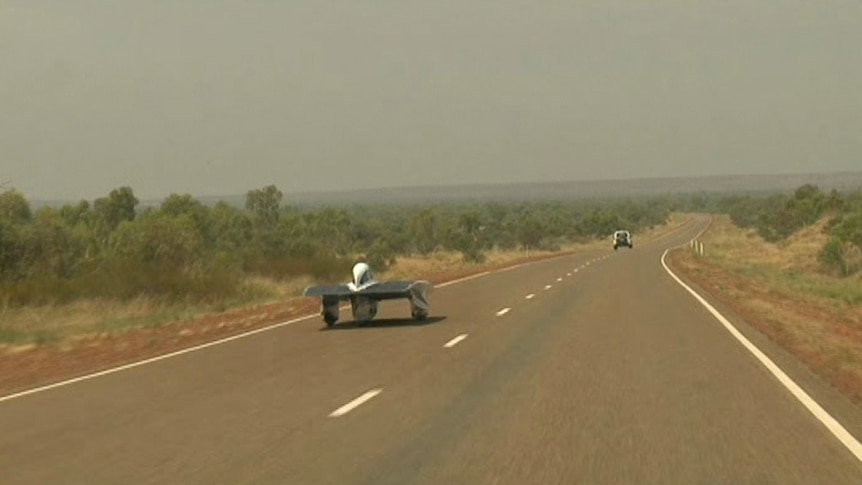 Solar racers on road again after smoke break