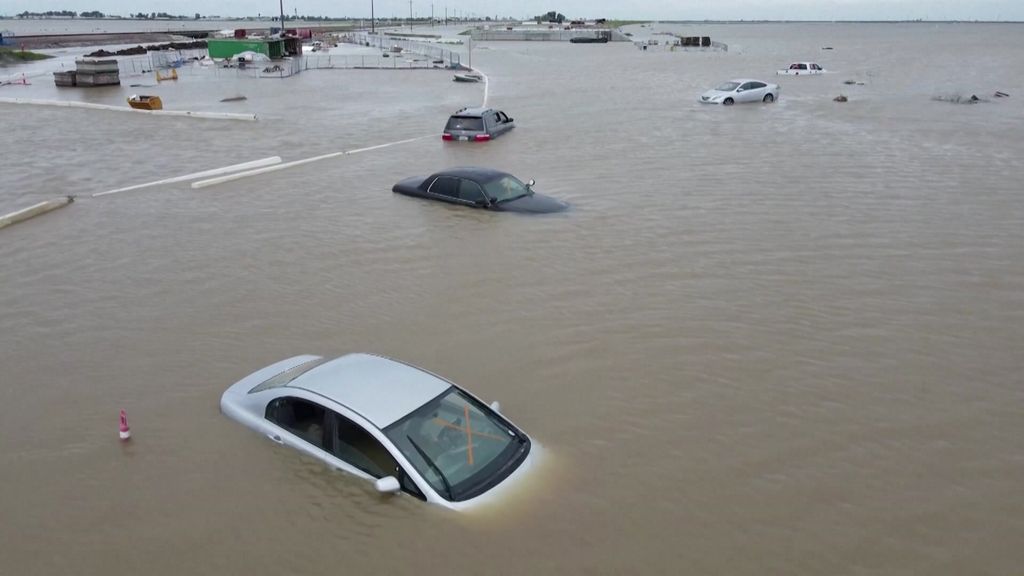 Drone captures massive flooding in California - ABC News