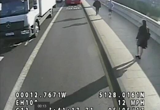 CCTV shows moment jogger 'pushes' woman in front of London bus on Putney  Bridge - ABC News