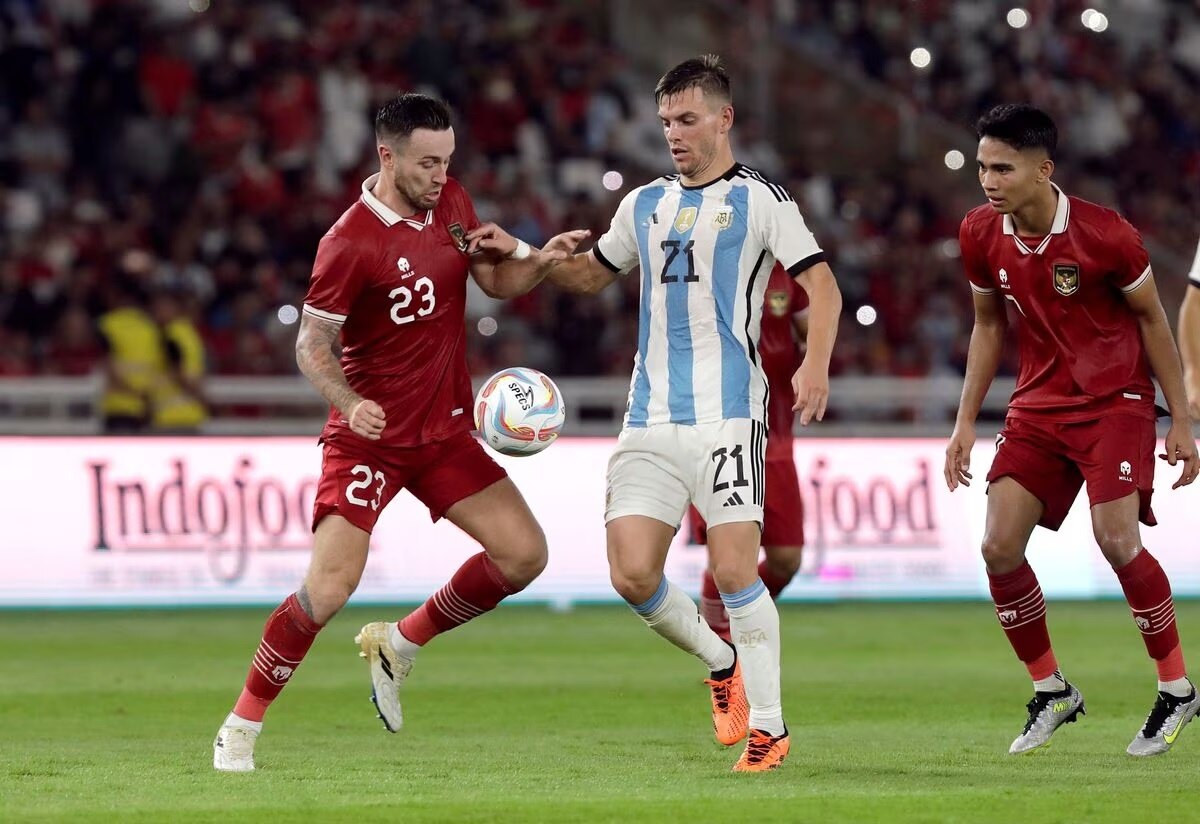 Laga Marc Klok dan Giovani Lo Celso