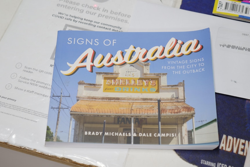 front cover of a book called Signs of Australia