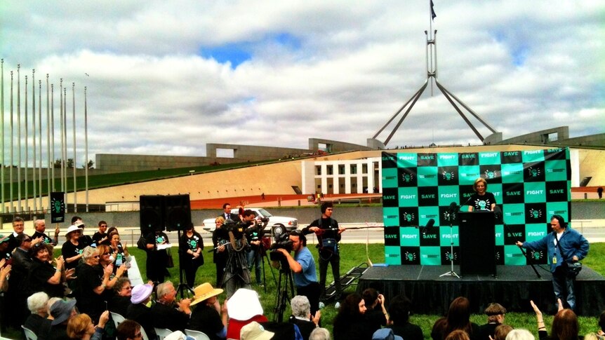 More than 300 people joined the Fight Alzheimer's rally outside Parliament House.