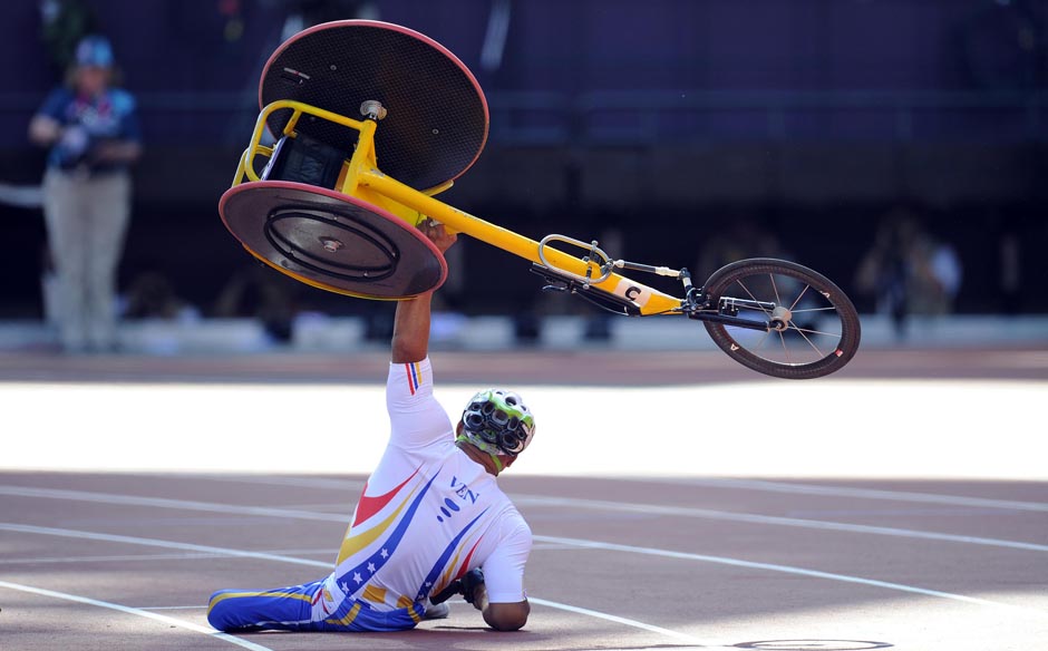 Jesus Aguilar crashes during an 800m heat at the London 2012 Paralympic Games.