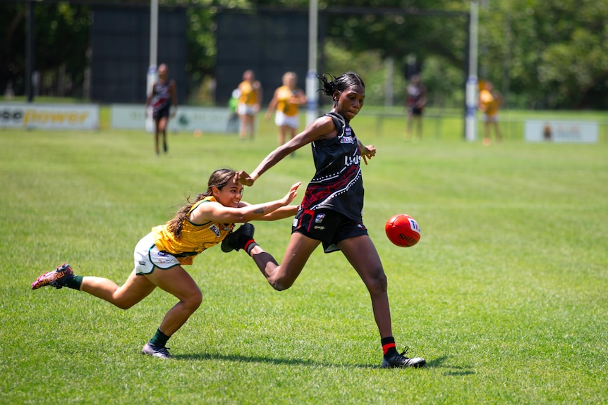 Tiwi bombers women's side