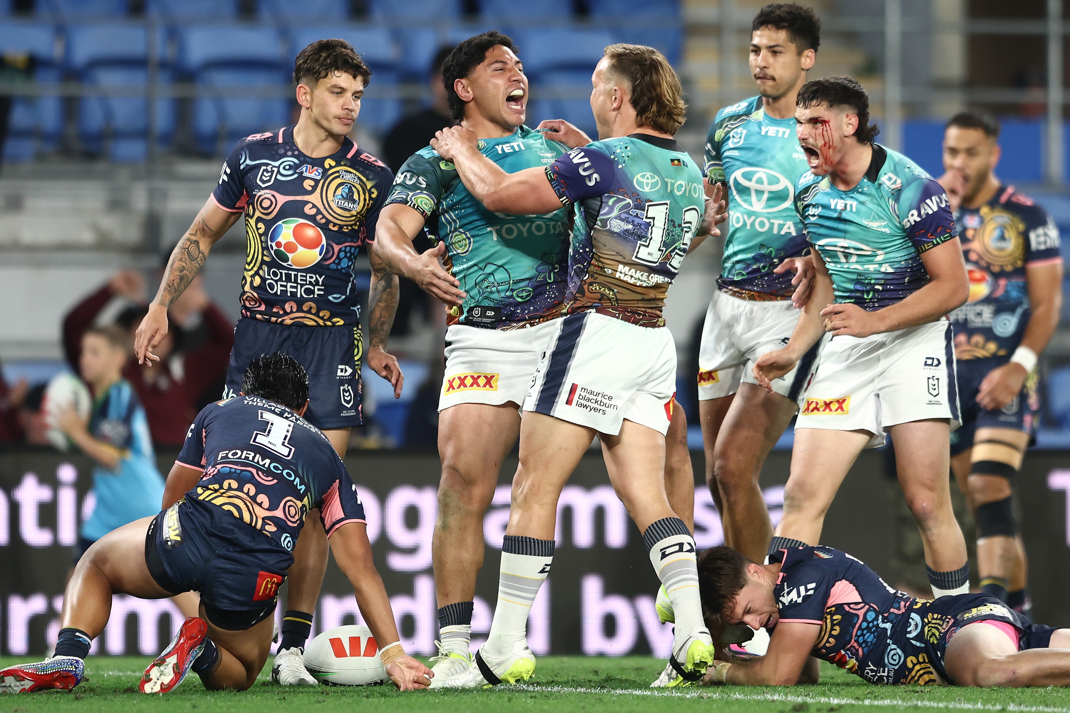 Live: Legend's first try in four years puts Cowboys on top