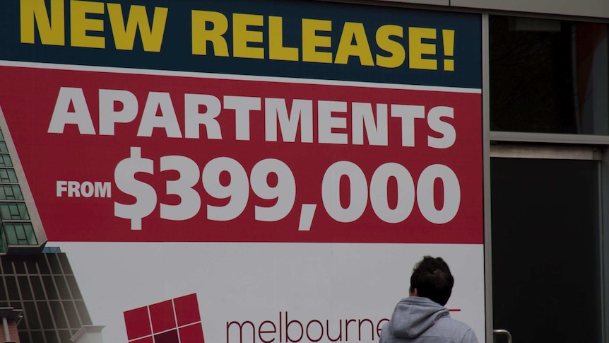 Sign advertising apartments for sale