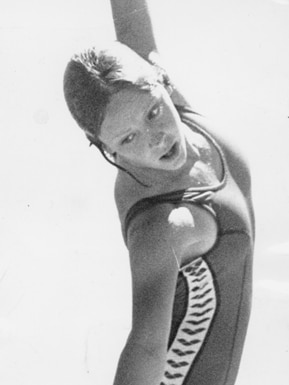 Elizabeth Jack diving in 1976 Montreal Olympics